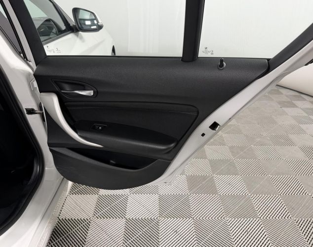 BMW 1 серия  118i Base