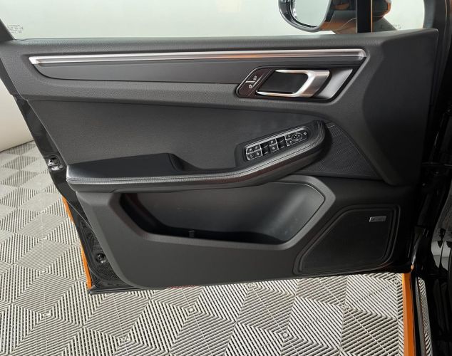 Porsche Macan  Macan