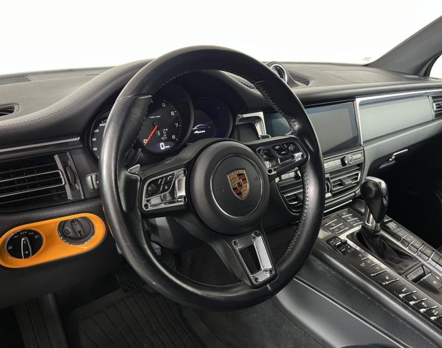 Porsche Macan  Macan