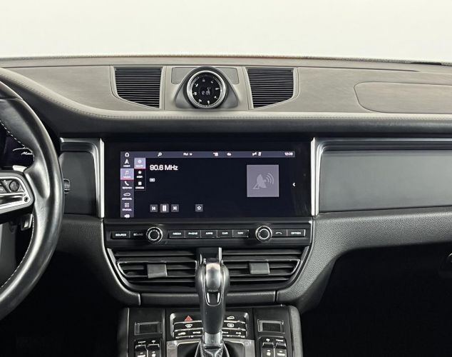 Porsche Macan  Macan