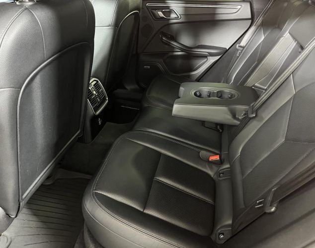 Porsche Macan  Macan