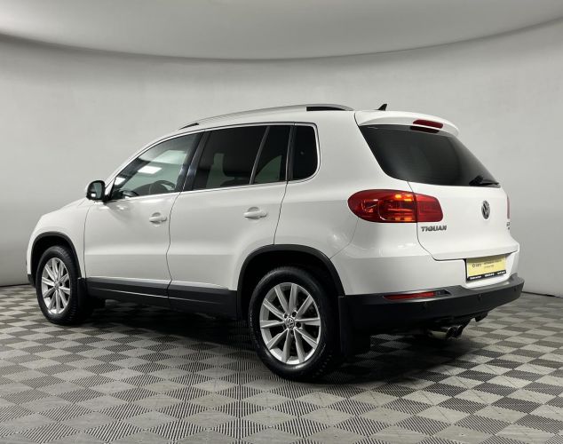 Volkswagen Tiguan  Adventure