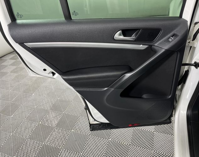 Volkswagen Tiguan  Adventure