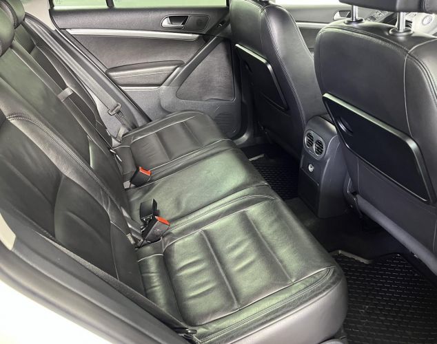 Volkswagen Tiguan  Adventure