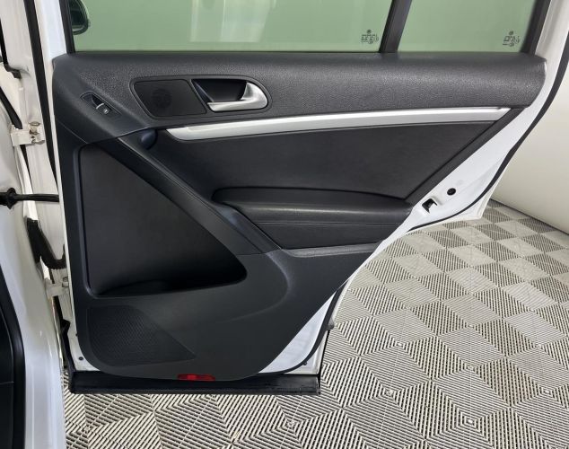 Volkswagen Tiguan  Adventure