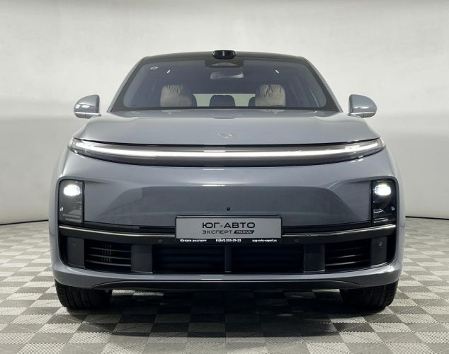 LiXiang (Li Auto) L7  