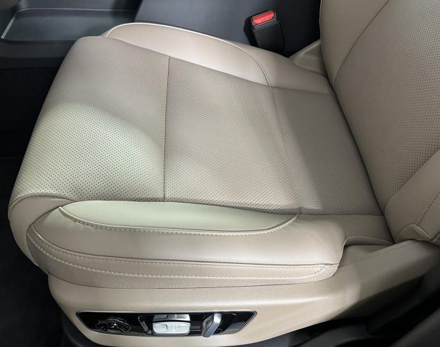 LiXiang (Li Auto) L7  