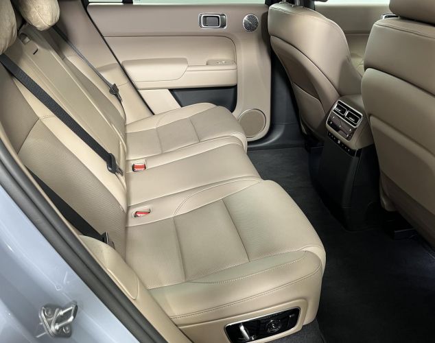 LiXiang (Li Auto) L7  