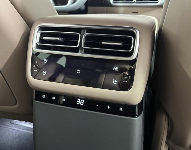 LiXiang (Li Auto) L7  