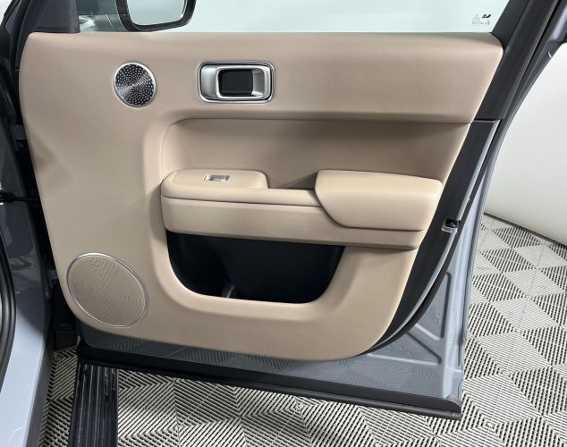 LiXiang (Li Auto) L7  