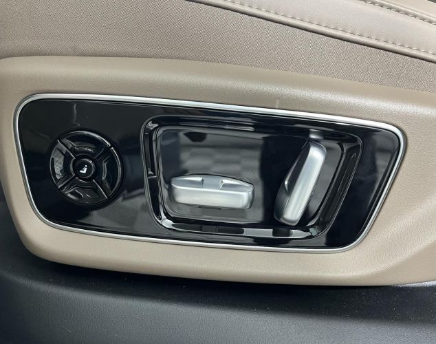 LiXiang (Li Auto) L7  