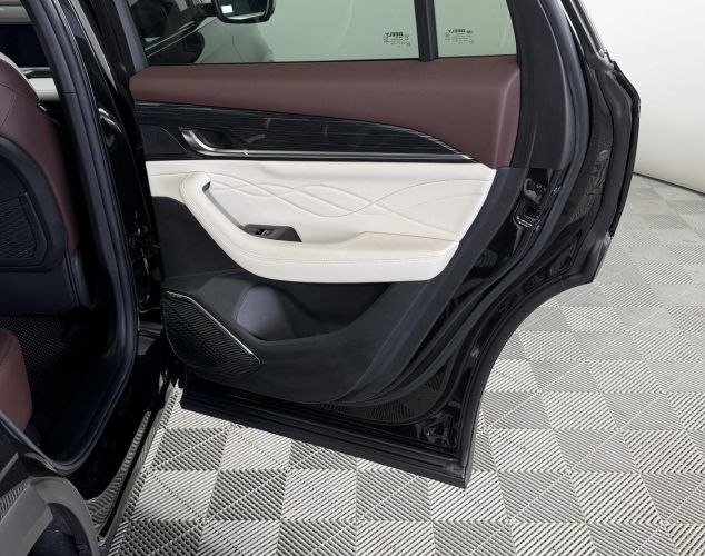 Geely Monjaro  