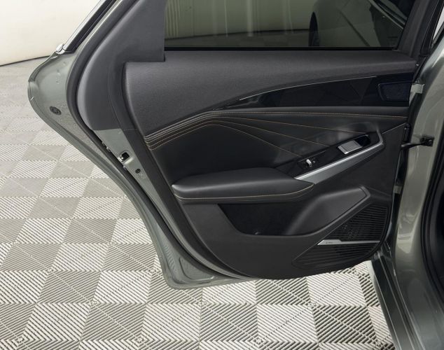Geely Preface  Флагман
