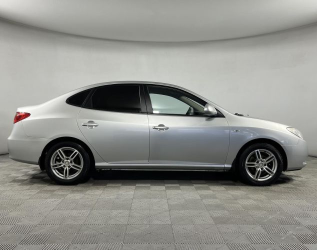 Hyundai Elantra  GL