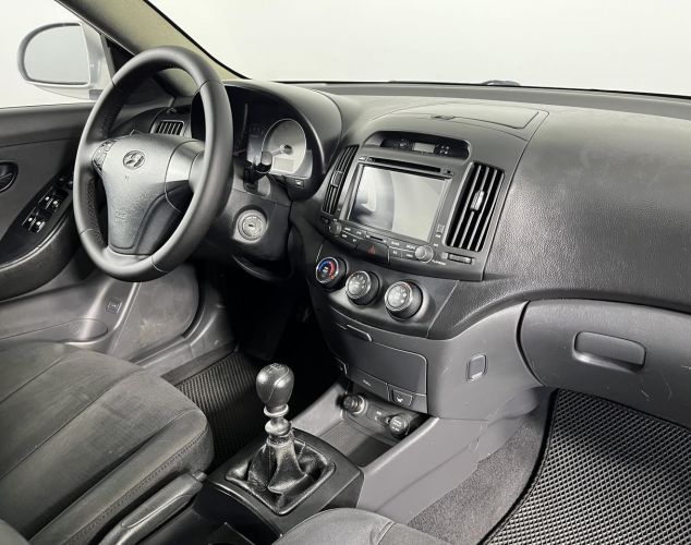 Hyundai Elantra  GL