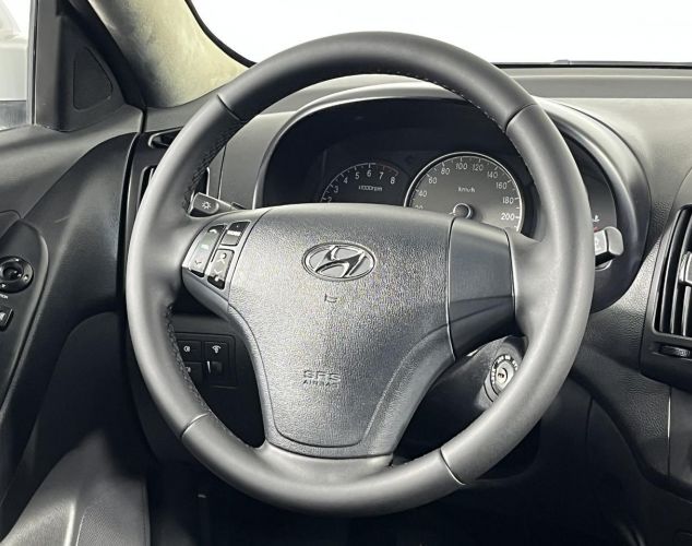 Hyundai Elantra  GL