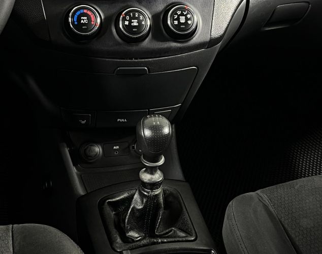 Hyundai Elantra  GL