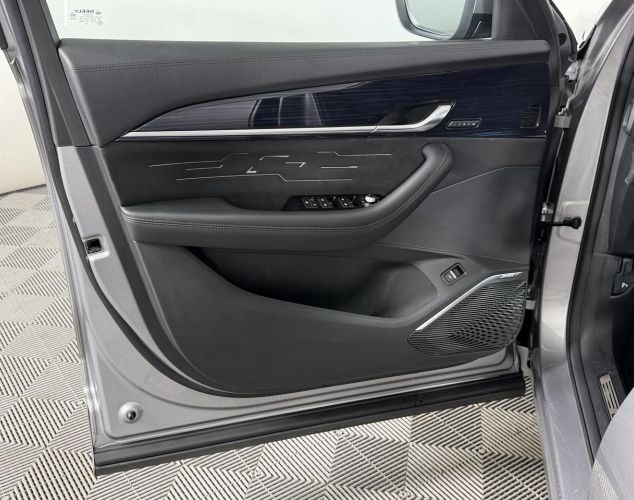 Geely Monjaro  Flagship