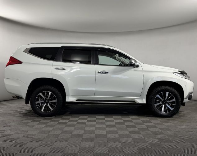 Mitsubishi Pajero Sport  