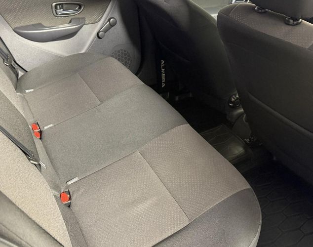 Nissan Almera  