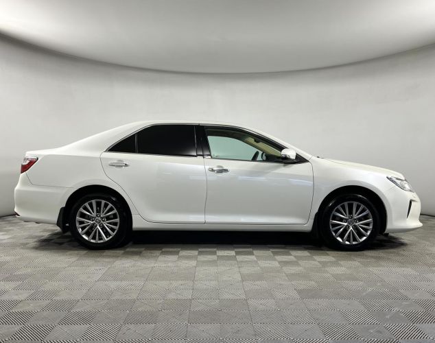 Toyota Camry  Exclusive