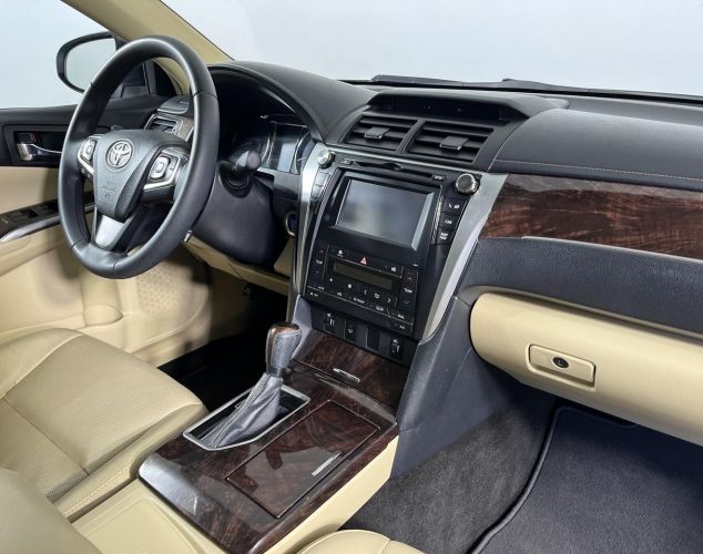Toyota Camry  Exclusive