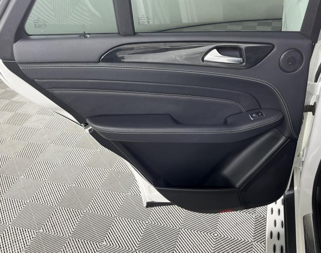 Mercedes-Benz M-Класс  