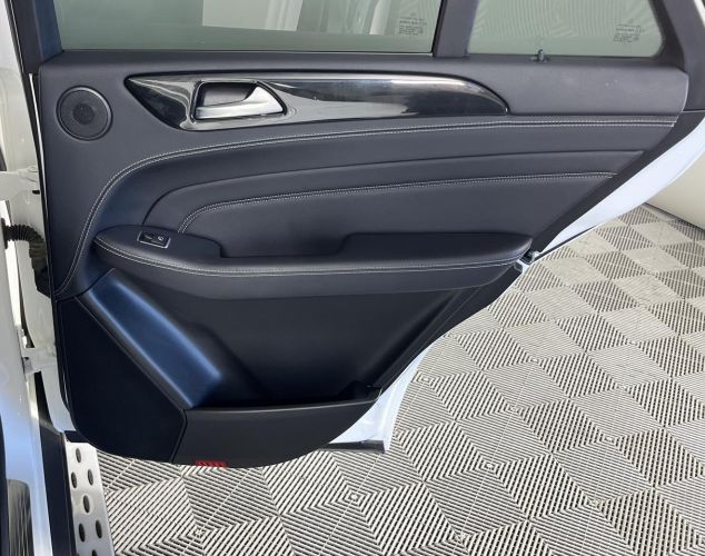Mercedes-Benz M-Класс  