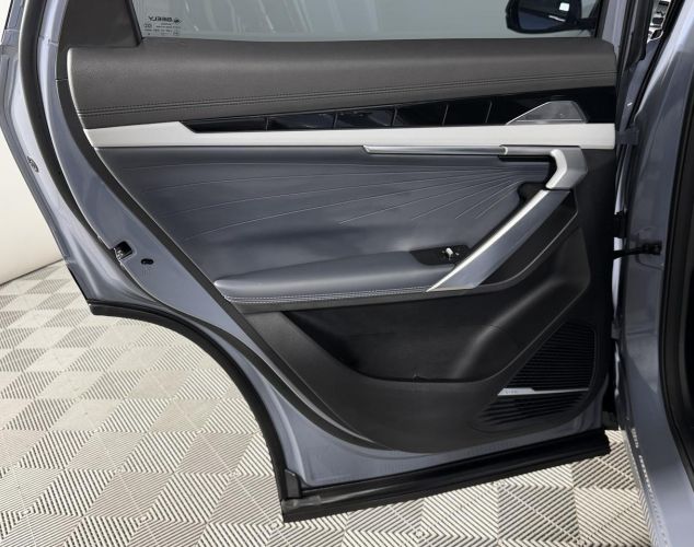 Geely Atlas  Flagship Exclusive