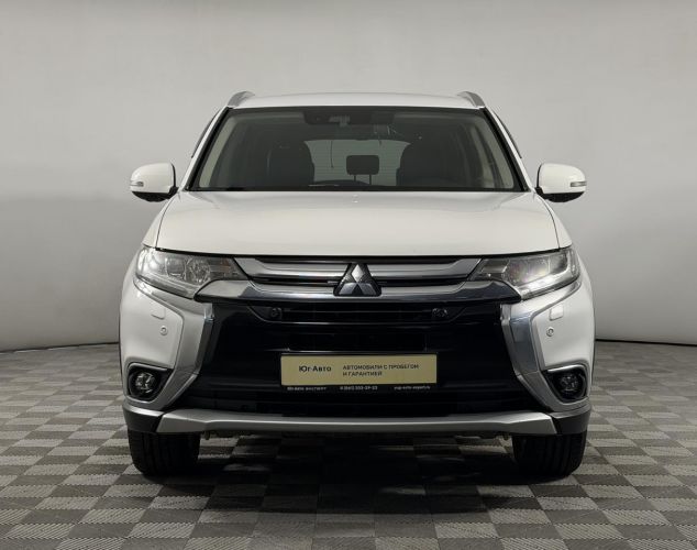 Mitsubishi Outlander  Inform 2WD