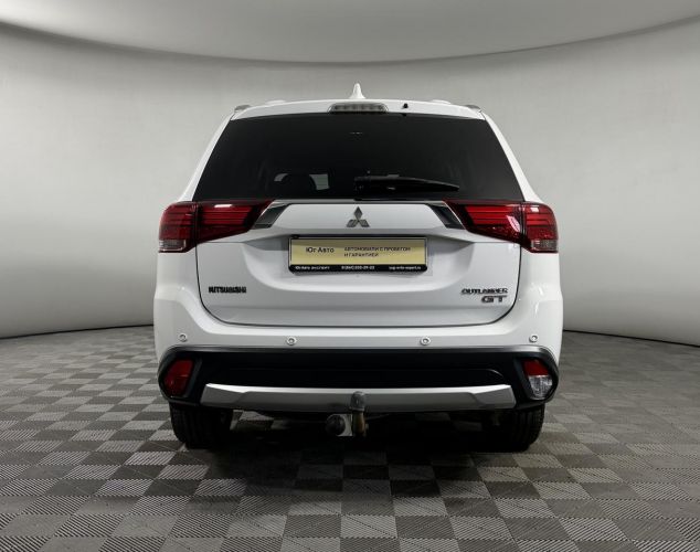 Mitsubishi Outlander  Inform 2WD