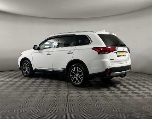 Mitsubishi Outlander  Inform 2WD