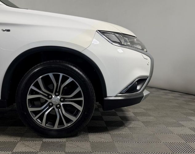 Mitsubishi Outlander  Inform 2WD