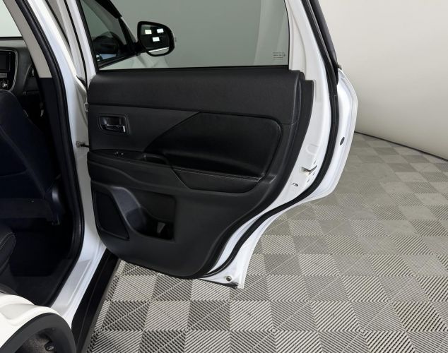 Mitsubishi Outlander  Inform 2WD