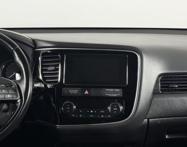 Mitsubishi Outlander  Inform 2WD