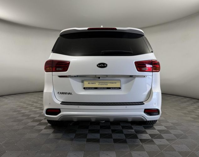 Kia Carnival  