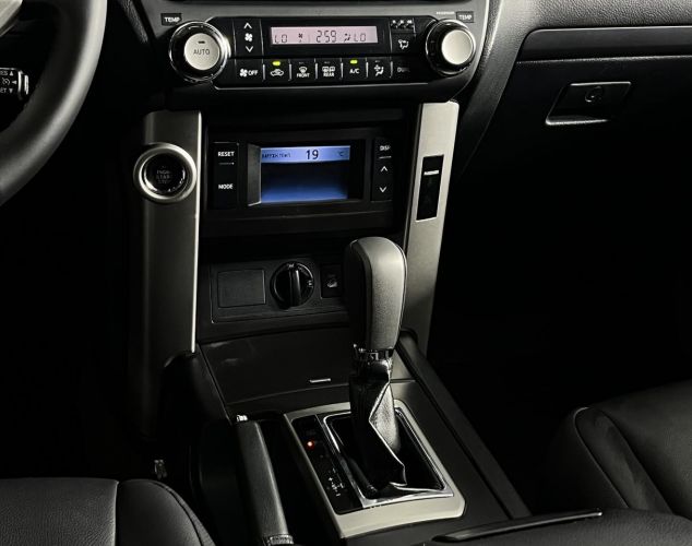 Toyota Land Cruiser Prado  Люкс (5 мест)