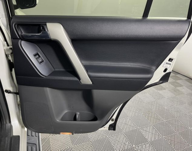Toyota Land Cruiser Prado  Люкс (5 мест)