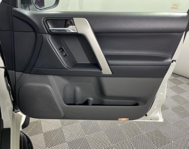 Toyota Land Cruiser Prado  Люкс (5 мест)