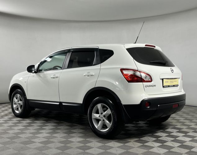 Nissan Qashqai  SE