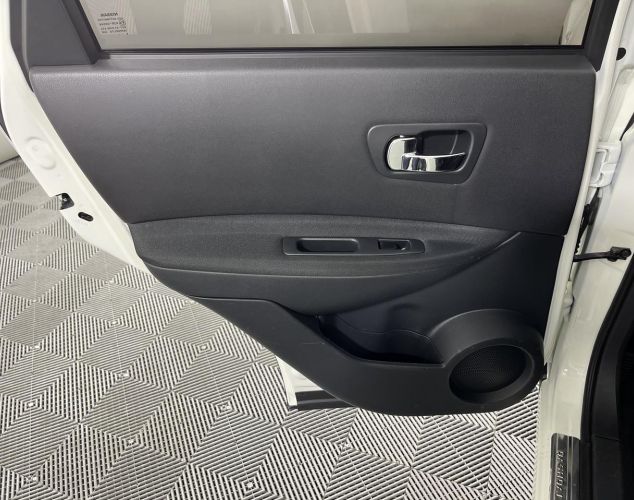 Nissan Qashqai  SE