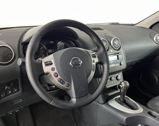 Nissan Qashqai  SE