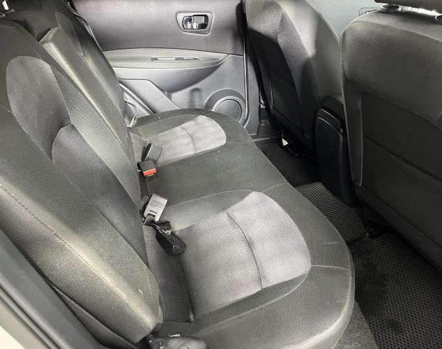Nissan Qashqai  SE