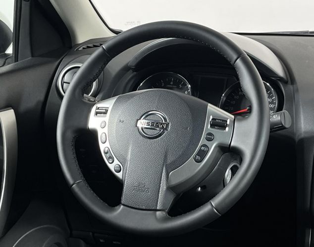 Nissan Qashqai  SE