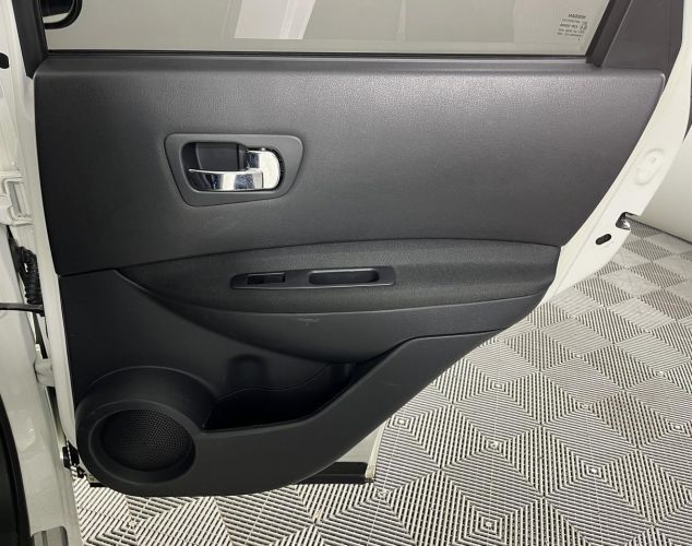 Nissan Qashqai  SE