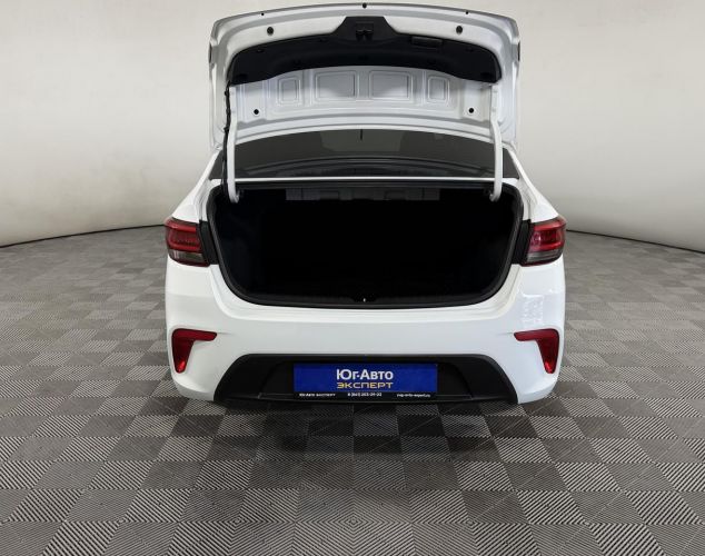 Kia Rio  Luxe Red Line