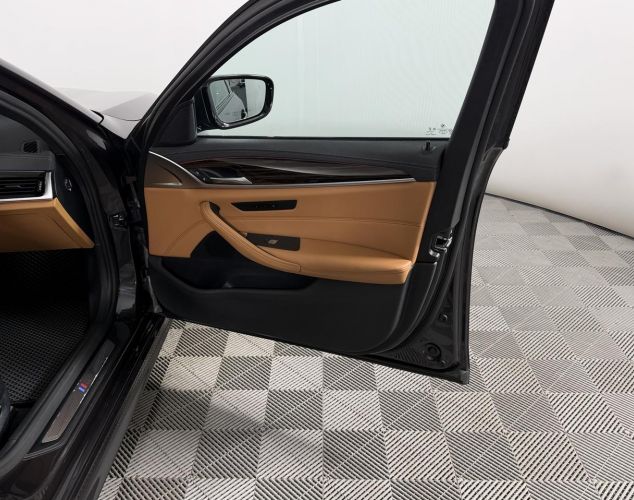 BMW 5 серия  