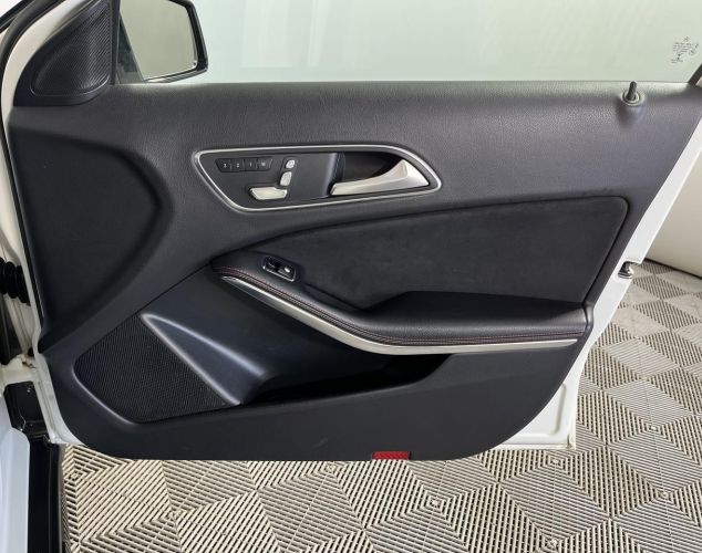 Mercedes-Benz GLA-Класс  