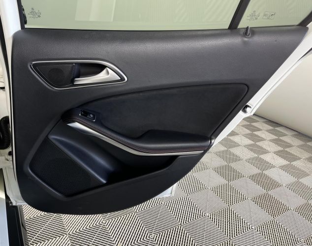 Mercedes-Benz GLA-Класс  