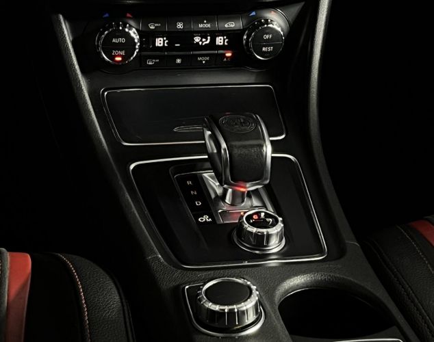 Mercedes-Benz GLA-Класс  